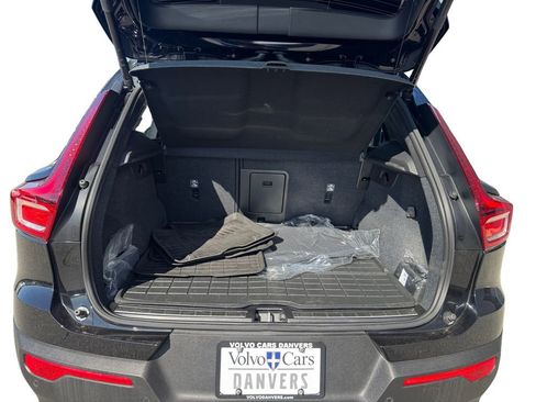 Certified 2023 Volvo XC40 B5 Plus w/ Protection Package Premier AWD/4WD image 6