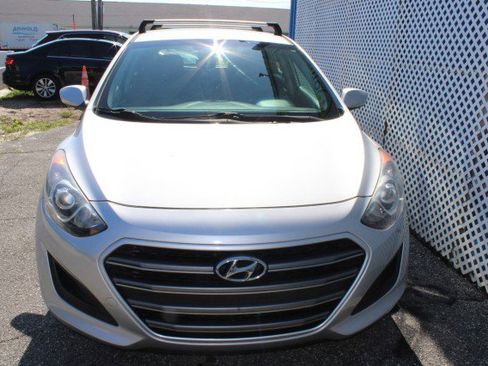 Used 2016 Hyundai Elantra GT FWD image 3