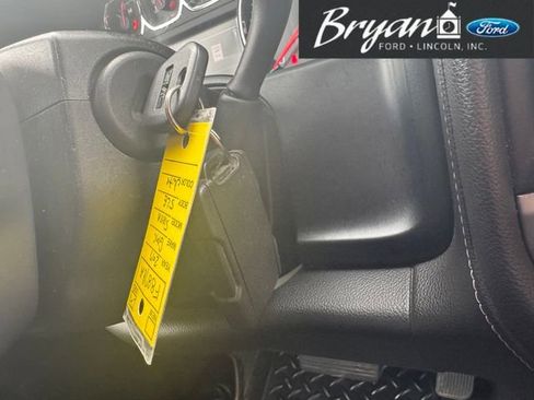 Used 2017 GMC Sierra 1500 SLE w/ Suspension Package, Off-Road image 29