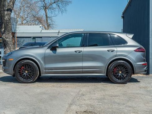 Used 2018 Porsche Cayenne GTS image 3