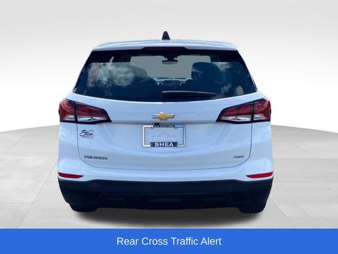 Used 2022 Chevrolet Equinox LS w/ Driver Confidence II Package AWD/4WD image 4