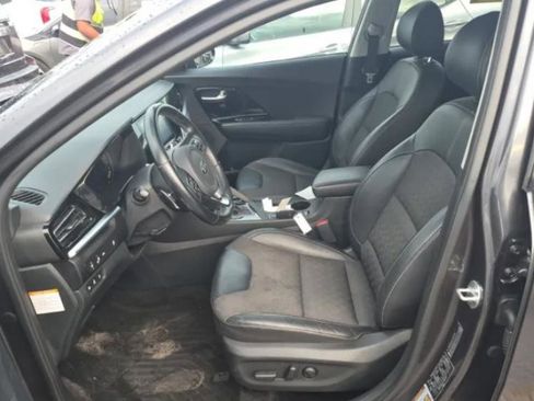 Used 2020 Kia Niro EX FWD image 9
