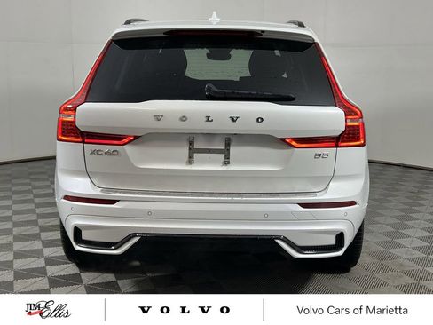Used 2023 Volvo XC60 B5 Ultimate w/ Climate Package image 8