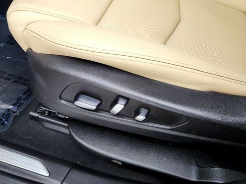 Used 2019 Cadillac XT5 Luxury FWD image 12