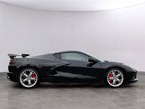 Used 2022 Chevrolet Corvette Stingray Premium Cpe w/ Z51 Performance Package image 4