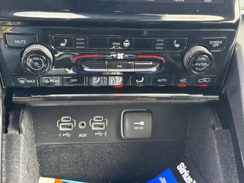 Used 2021 Jeep Grand Cherokee L Limited AWD/4WD image 49
