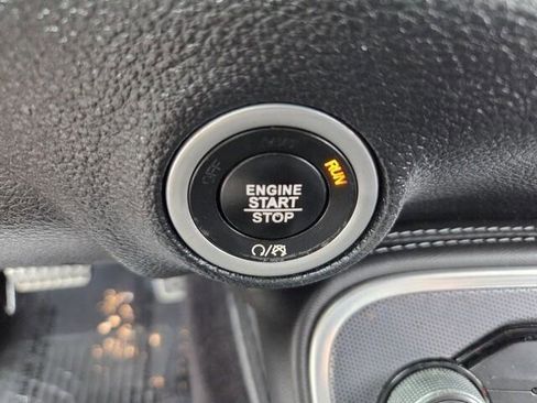 Used 2018 Dodge Challenger R/T Scat Pack w/ Leather Interior Group RWD image 8