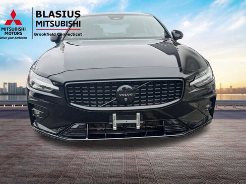 Used 2024 Volvo S60 B5 Plus image 40