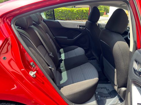 Used 2018 Kia Forte S w/ S Technology Plus Package FWD image 35