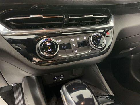 Used 2025 Buick Envista Sport Touring w/ Convenience II Package image 17