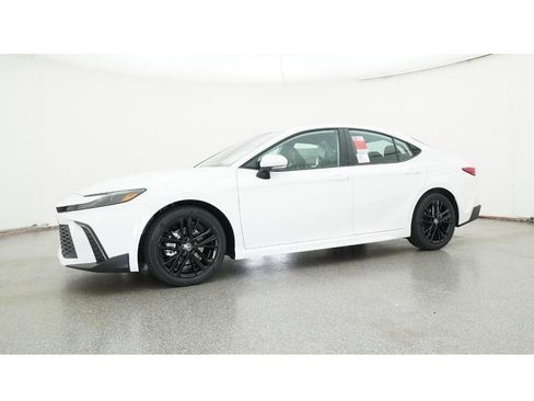 New 2026 Toyota Camry SE image 18