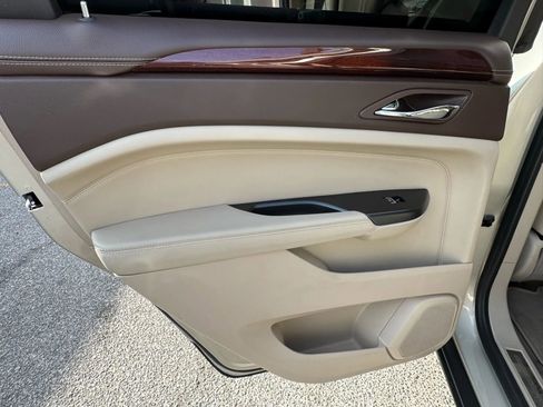 Used 2014 Cadillac SRX Luxury image 15