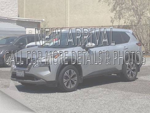 Used 2023 Nissan Rogue SV FWD image 1