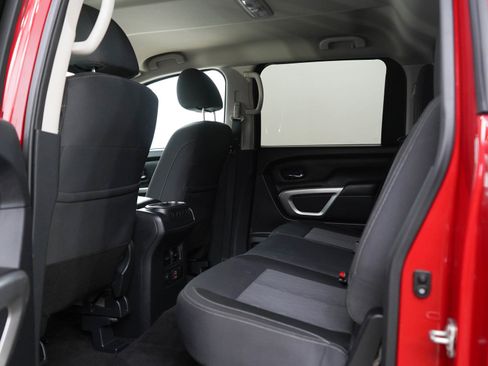 Used 2021 Nissan Titan SV w/ SV Convenience Package AWD/4WD image 16