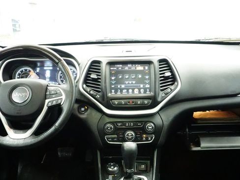 Used 2016 Jeep Cherokee Overland w/ Technology Group image 20