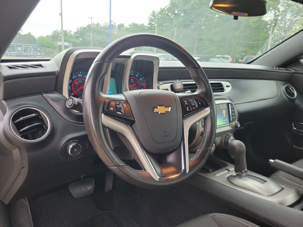 Used 2015 Chevrolet Camaro LT w/ 1LT Preferred Package RWD image 15