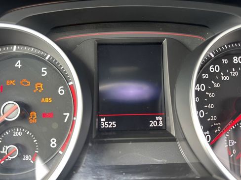 Used 2020 Volkswagen GTI SE image 24