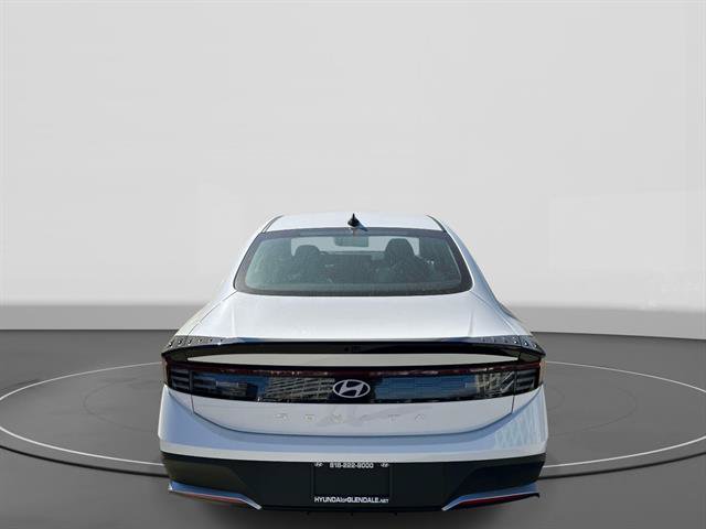 New 2026 Hyundai Elantra SE FWD image 5