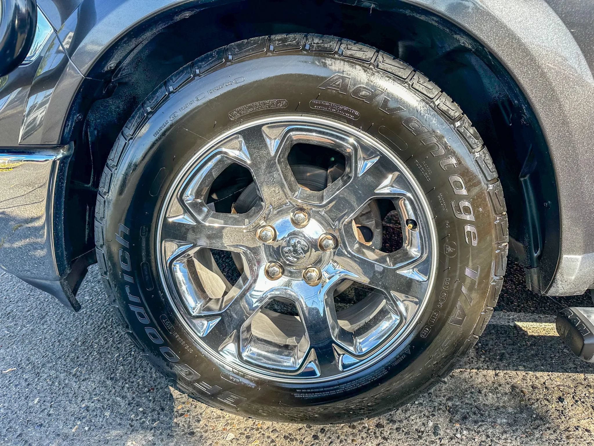 Used 2018 RAM 1500 Laramie w/ Convenience Group AWD/4WD image 49