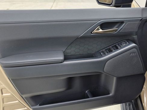 Used 2024 Lexus GX 550 image 27