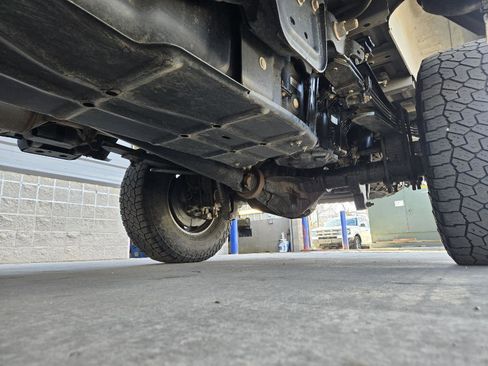 Used 2024 Ford F250 Lariat w/ Tremor Off-Road Package image 59