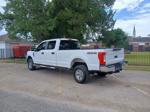 Used 2017 Ford F250 XL w/ Power Equipment Group AWD/4WD image 3