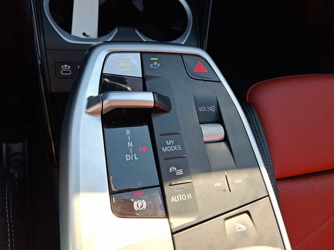 Used 2025 BMW X1 xDrive28i w/ Technology Package image 15