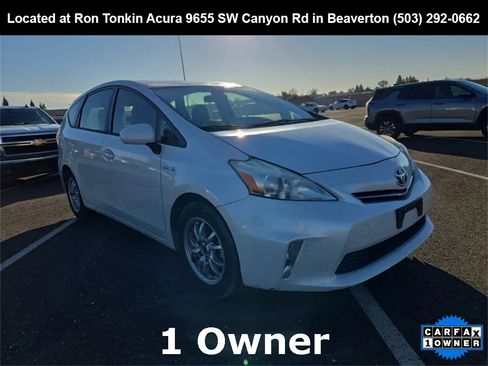 Used 2014 Toyota Prius V Two image 1