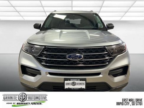 Used 2024 Ford Explorer XLT AWD/4WD image 9