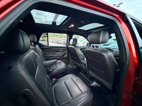 Used 2022 Chevrolet Traverse RS AWD/4WD image 22