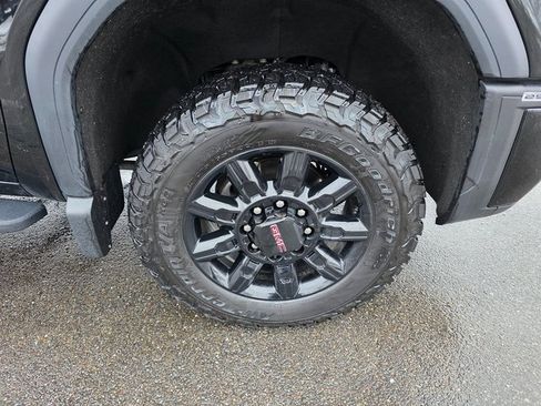 Used 2024 GMC Sierra 2500 AT4 w/ AT4 Preferred Package image 14