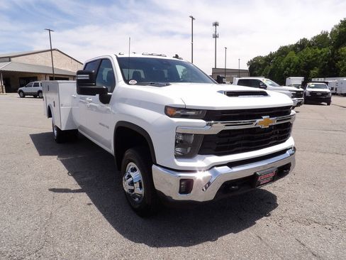 Used 2024 Chevrolet Silverado 3500 LT w/ Convenience Package AWD/4WD image 11