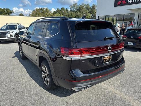 New 2026 Volkswagen Atlas SE image 4