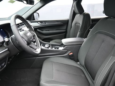 New 2026 Jeep Grand Cherokee L 4WD image 10