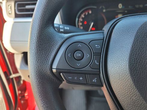 Used 2025 Toyota RAV4 XLE image 31