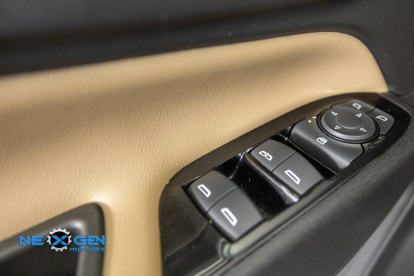Used 2024 Chevrolet Equinox Premier AWD/4WD image 15
