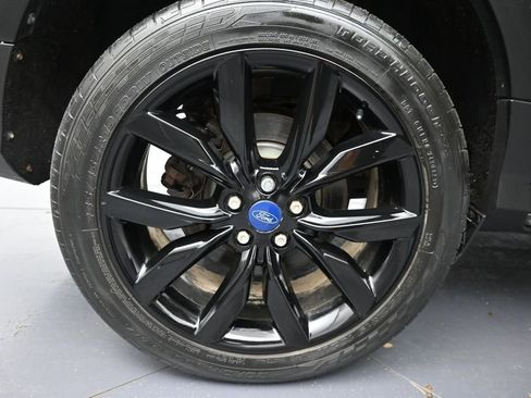 Used 2018 Ford Escape SE w/ SE Sport Appearance Package FWD image 32