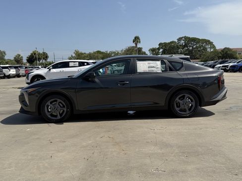 New 2026 Kia K4 FWD image 6