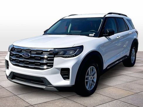 Certified 2025 Ford Explorer Active RWD image 11