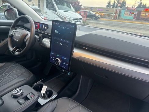 Used 2022 Ford Mustang Mach-E Select image 25