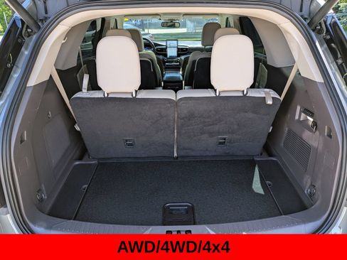Used 2020 Ford Explorer Platinum w/ Premium Technology Package AWD/4WD image 9