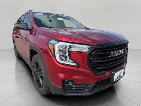Used 2024 GMC Terrain SLT w/ Elevation Edition FWD image 1