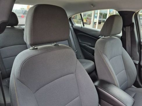 Used 2019 Chevrolet Cruze Sedan FWD image 15