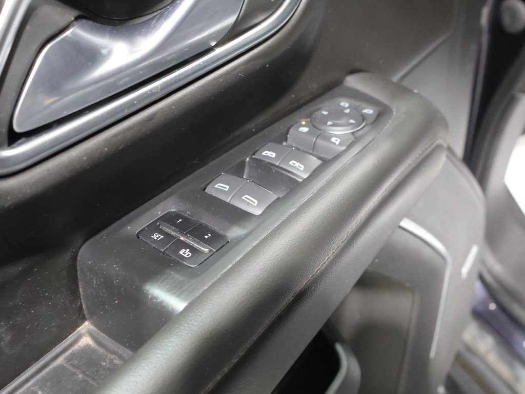 Used 2023 Chevrolet Suburban High Country w/ Advanced Technology Package AWD/4WD image 13