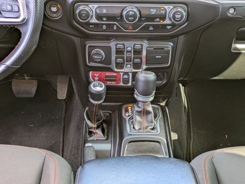 Used 2022 Jeep Gladiator Mojave w/ Trailer Tow Package image 17