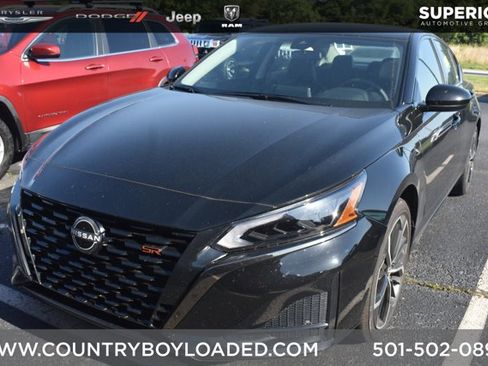 Used 2025 Nissan Altima 2.5 SR image 1