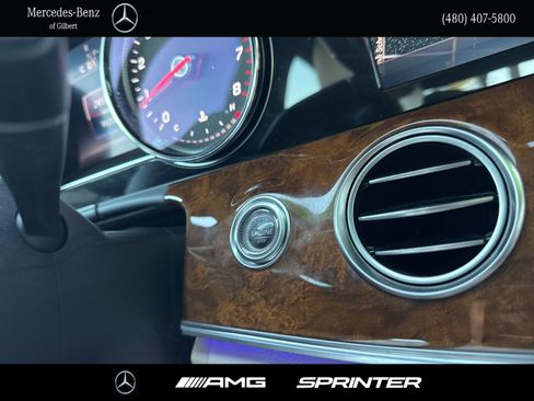 Used 2019 Mercedes-Benz E 300 4MATIC image 31