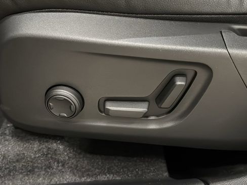 New 2026 Volvo XC40 B5 Plus w/ Protection Package Premier image 22