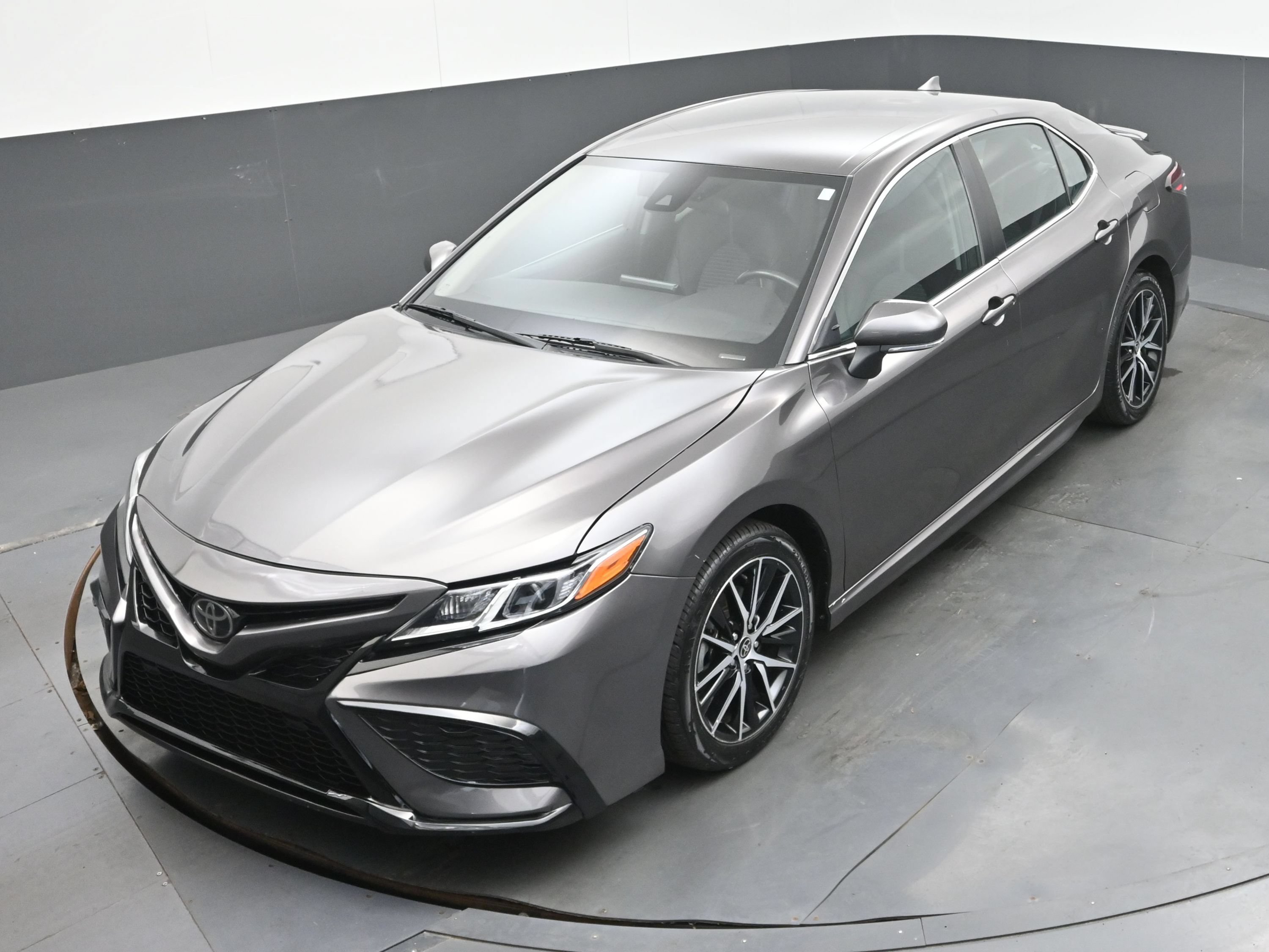 Used 2023 Toyota Camry SE FWD image 39