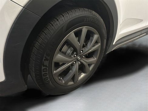 Used 2017 Hyundai Santa Fe Sport image 30